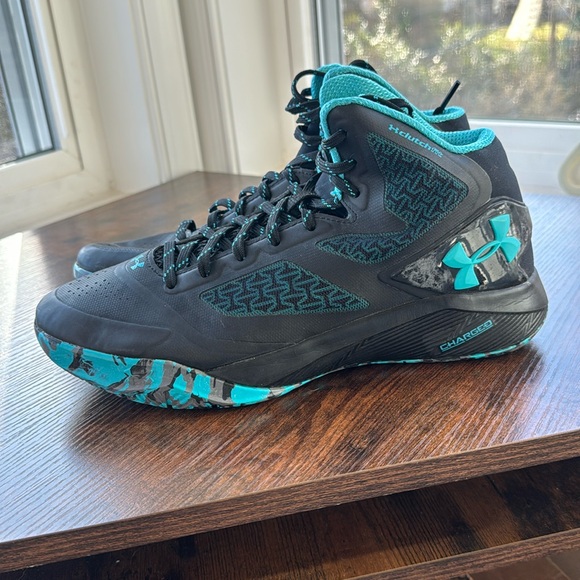 Under Armour Basketball Shoes - Picture 1 of 6